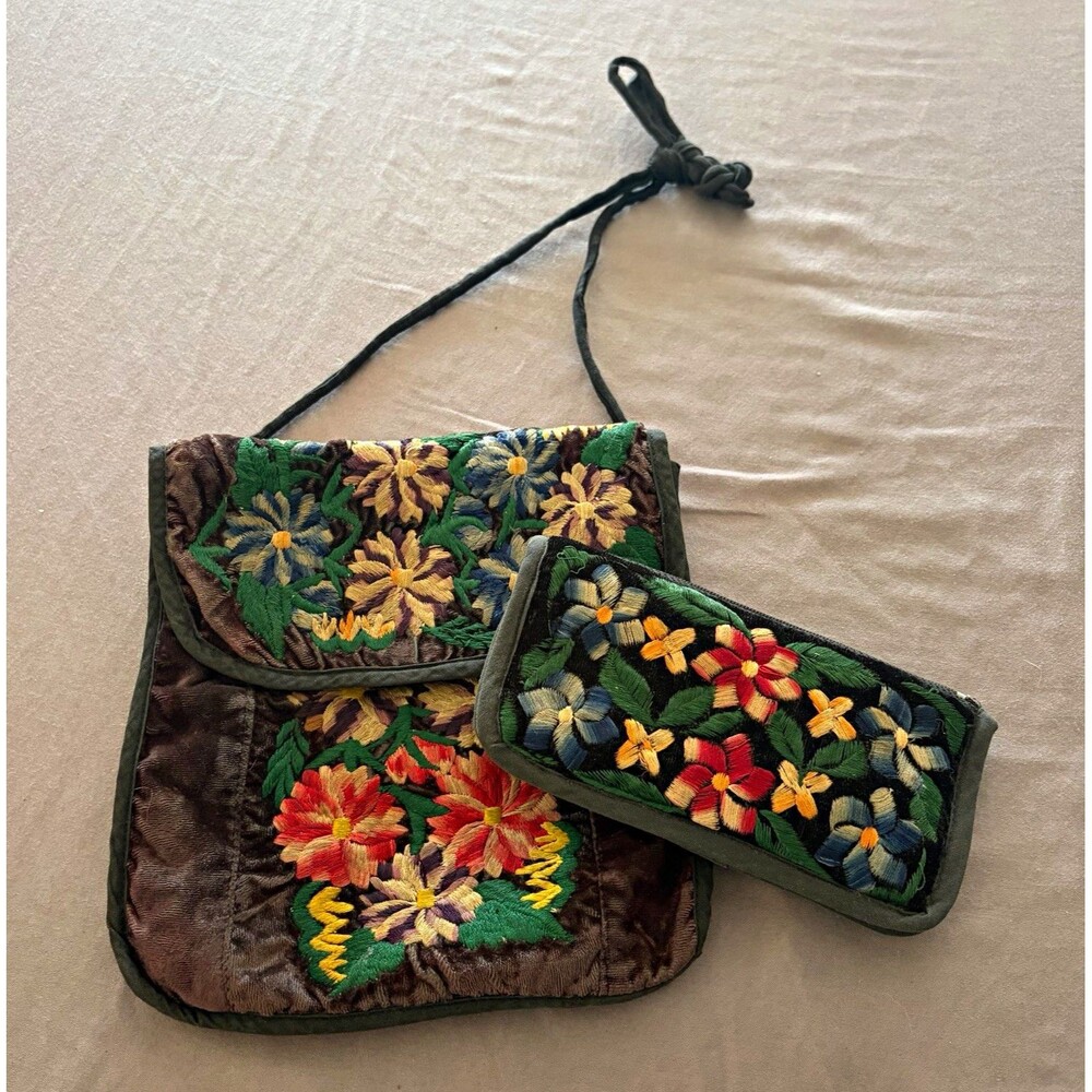 Ruth Y Nohemi Handmade Embroidered Floral Cotton Zip Crossbody Bag w/ Pouch